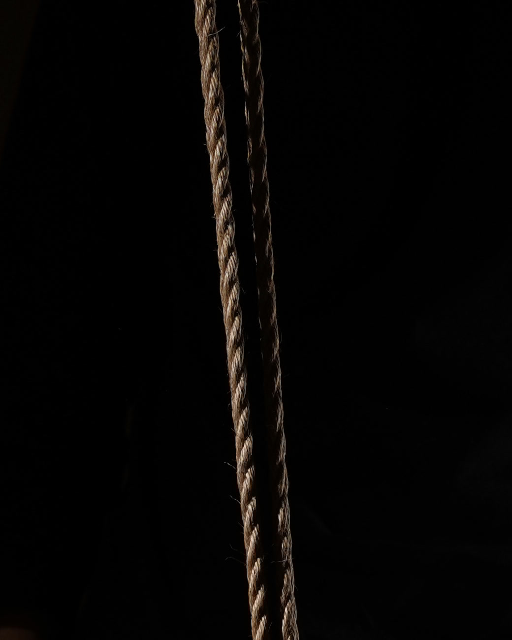 Silken pressure etches skin